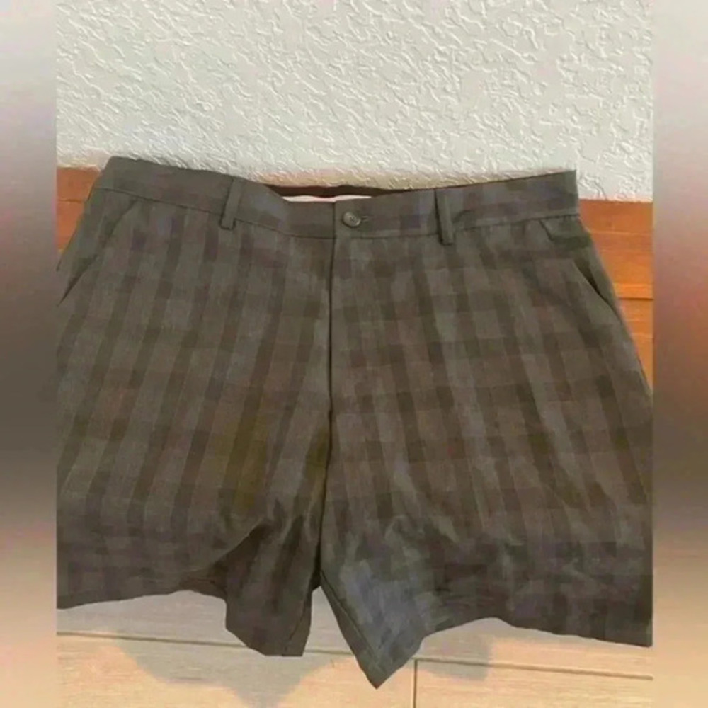 Greg Norman grey plaid shorts size 36